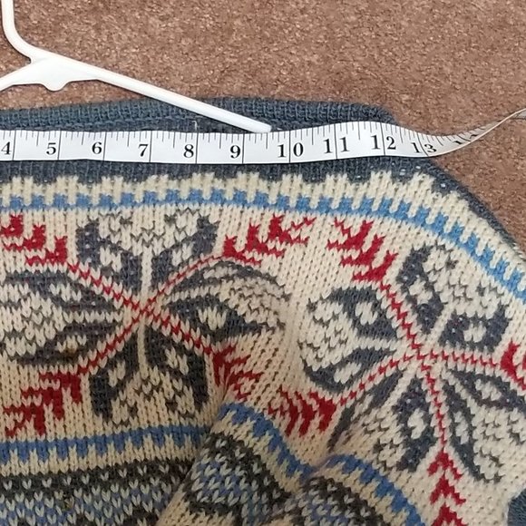 COPY - COPY - Vintage Snowflake Sweater - Picture 13 of 16